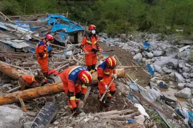 油動(dòng)式大載荷長(zhǎng)航時(shí)無(wú)人直升機(jī)——打造我國(guó)應(yīng)急救援、防汛救災(zāi)、森林草原消防的“新質(zhì)戰(zhàn)斗力”!