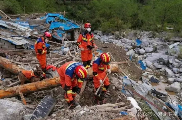 油動(dòng)式大載荷長(zhǎng)航時(shí)無(wú)人直升機(jī)——打造我國(guó)應(yīng)急救援、防汛救災(zāi)、森林草原消防的“新質(zhì)戰(zhàn)斗力”！